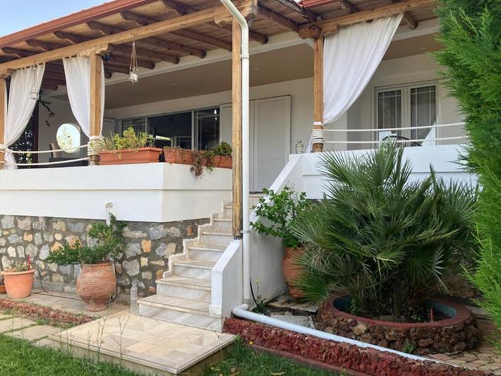 Beach house for 4 people, with garden and view, with pets in Greece