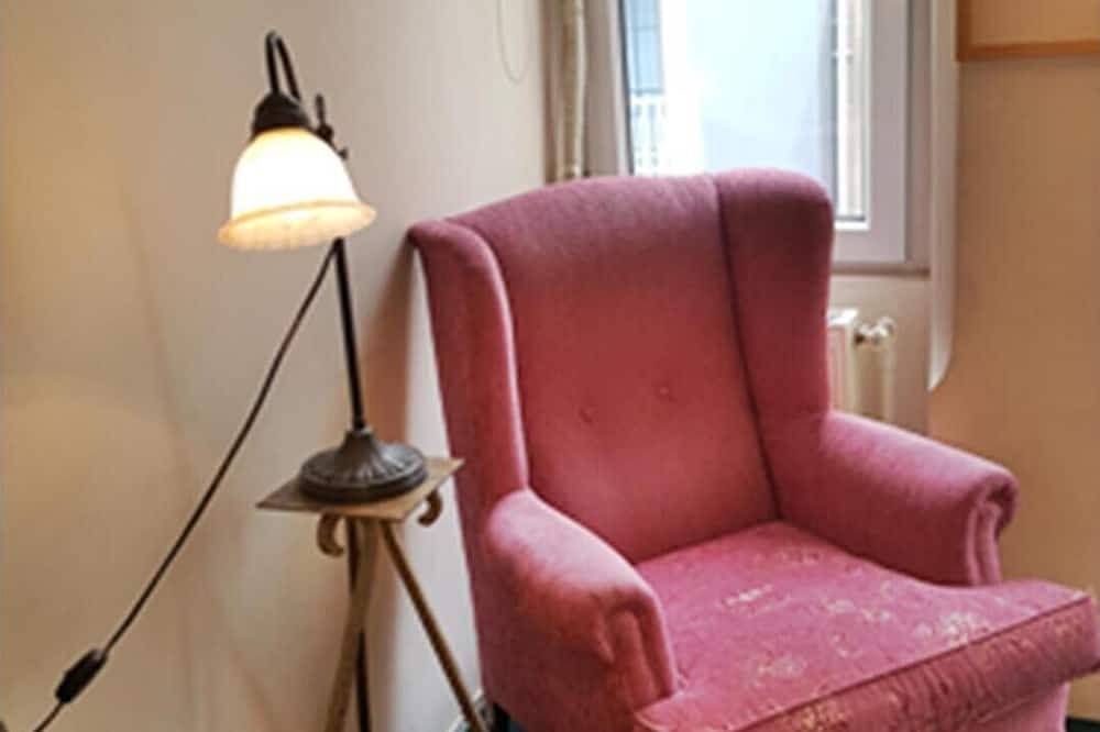 Entire apartment, Apartment in the Heart of the City 4 in Beyoğlu, Şehit Muhtar Mahallesi