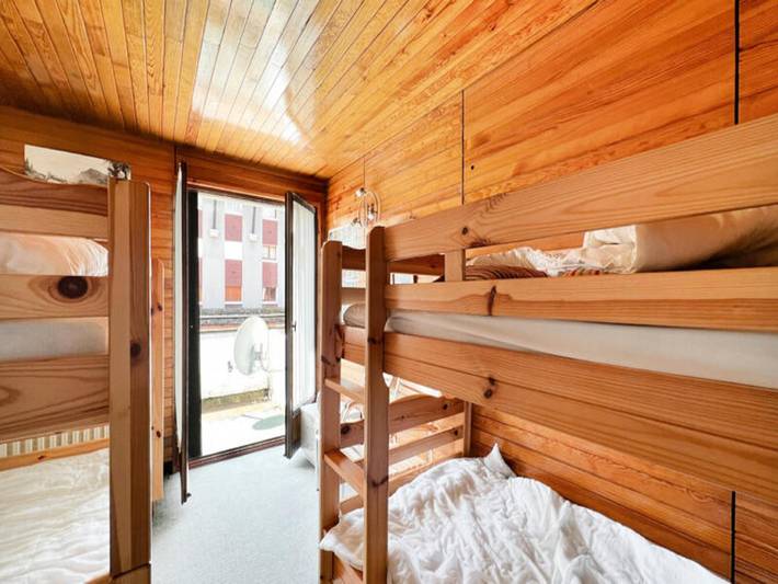 Gîte pour 8 personnes, avec balcon, adapté aux familles dans Office De Tourisme Des Carroz - 3