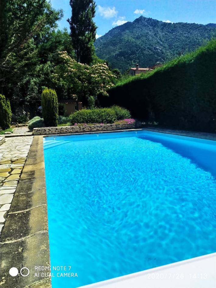 Casa de huéspedes para 8 personas, con terraza además de jardín y piscina en Pirineos franceses