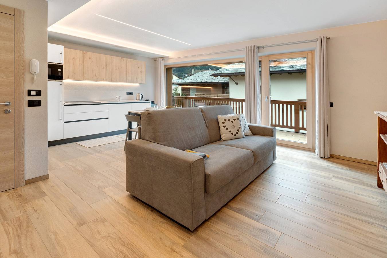 Entire apartment, Apartment 'Sbuffo Livigno' with Mountain View, Private Terrace and Wi-Fi in Livigno, Valtellina