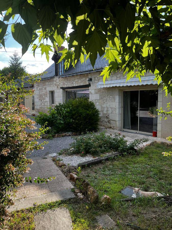 Gîte pour 3 personnes, avec Terrasse ainsi que Jardin et Piscine à Saint-Nicolas-de-Bourgueil