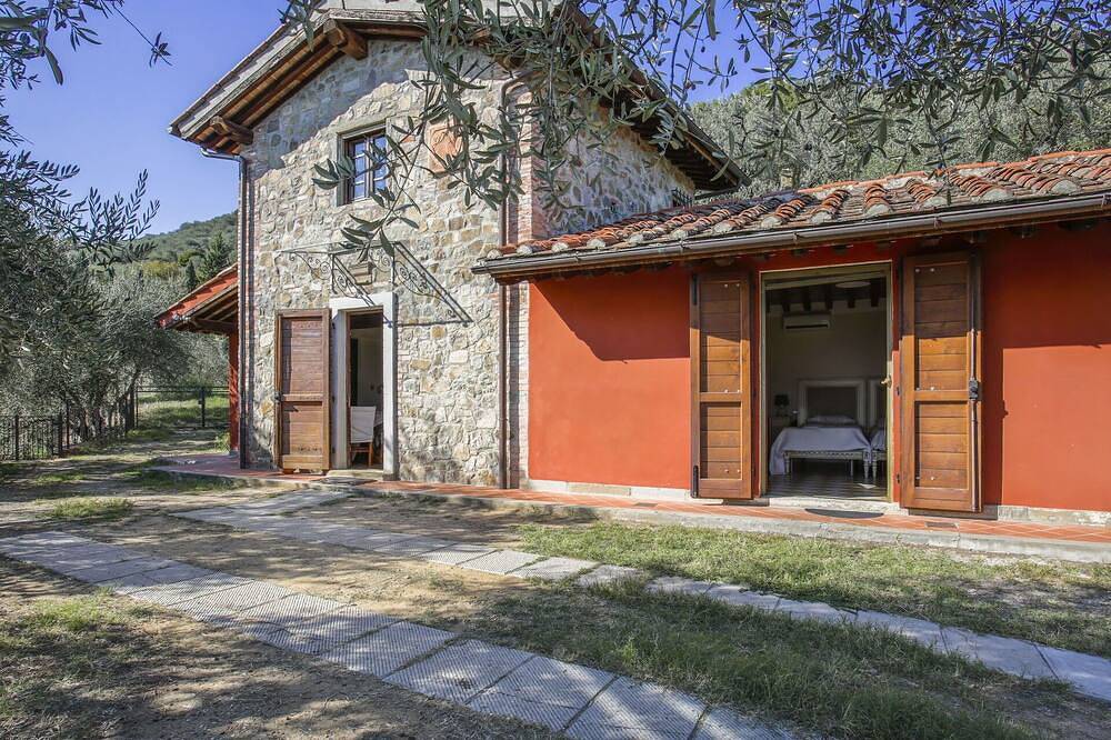 Villa indipendente con A/C, Wifi, piscina privata, vasca idromassaggio, Tv, patio, parcheggio in Pieve a Nievole, Provincia di Pistoia