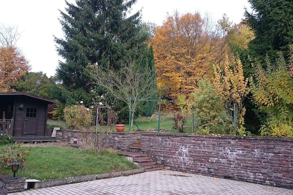 Ganze Wohnung, Genießen Sie Ihren Urlaub im Herzen von Merzig in einer gemütlichen 80qm Wohnung in Merzig, Saar-Nahe-Bergland