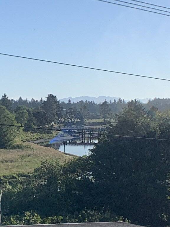 Fully fenced Dog yard - Overlooking the Copalis River - in Copalis Beach, Grays Harbor County
