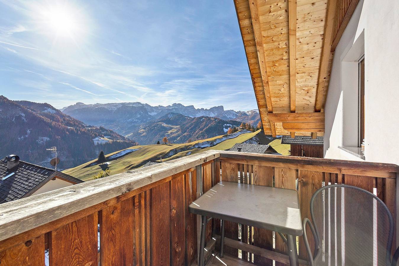 Appartamento intero, Appartamento 'Rungghof 1' con vista montagna, terrazza in comune e Wi-Fi in La Valle, Dolomiti Superski