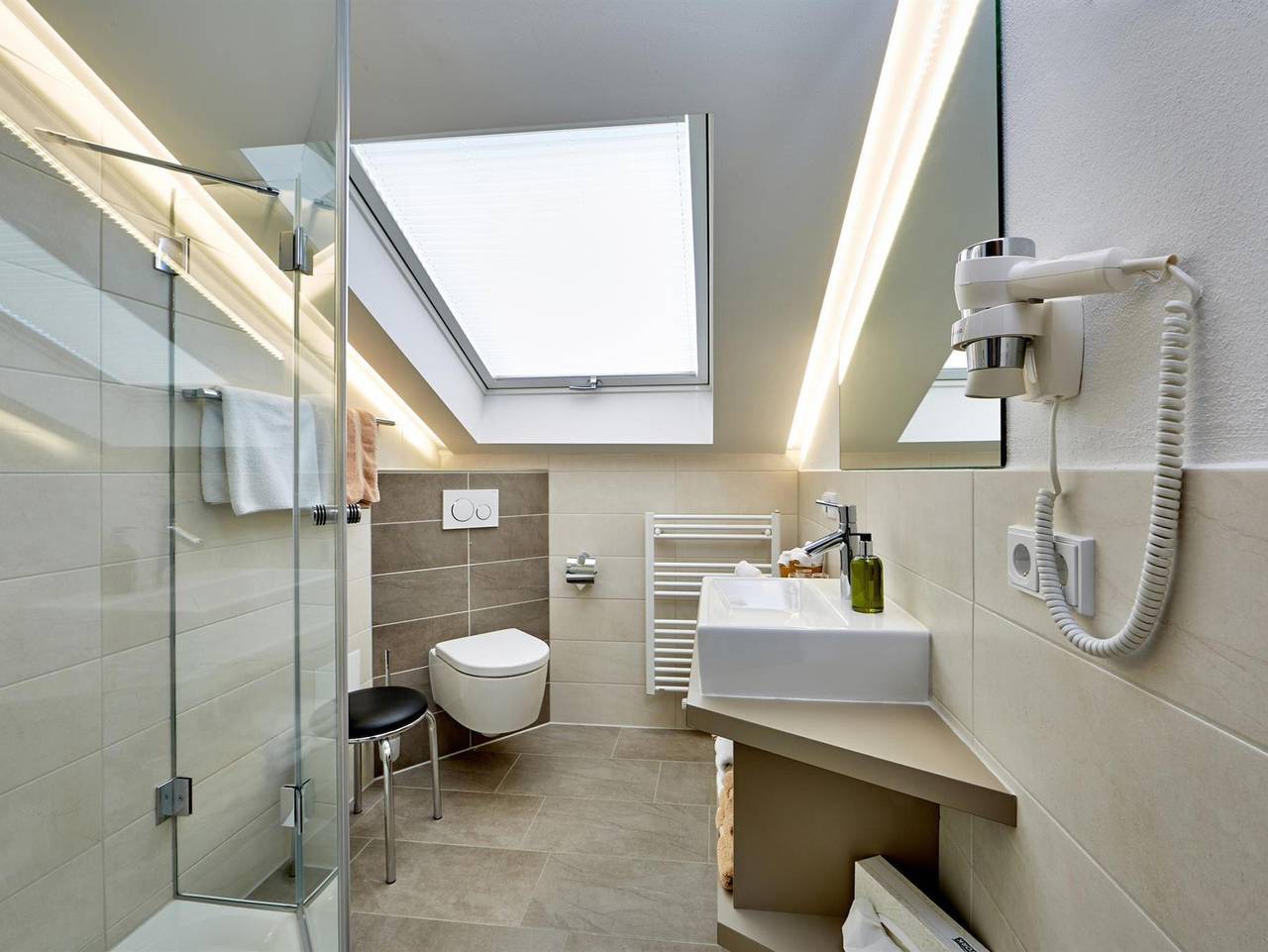 Ganze Ferienwohnung, Appartements Christiane Knöpfle - Ferienwohnung Bergwelt (2 Schlafz.) in Oberammergau, Bayerische Alpen