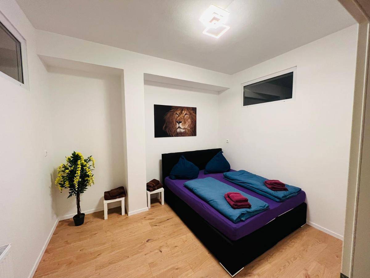 Ganze Wohnung, Big Apartment l 18 Beds l Free Parking l Wifi l in Erwitte, Kreis Soest