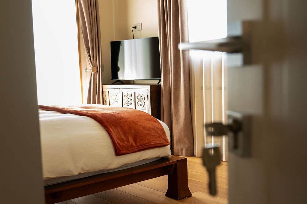Deluxe 2 Room Suite with Spa& Pool in Dogliani, Langhe