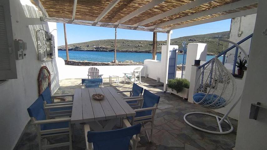 Location de vacances pour 6 personnes, avec vue ainsi que balcon et vue sur le lac dans Andros - 2