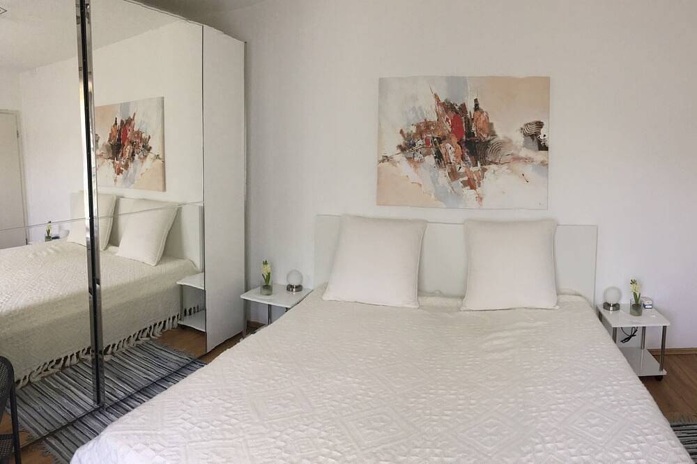Ganze Wohnung, Ferienwohnung , sehr ruhig am Waldrand gelegen, mit separaten Eingang in Wohratal, Landkreis Marburg-Biedenkopf