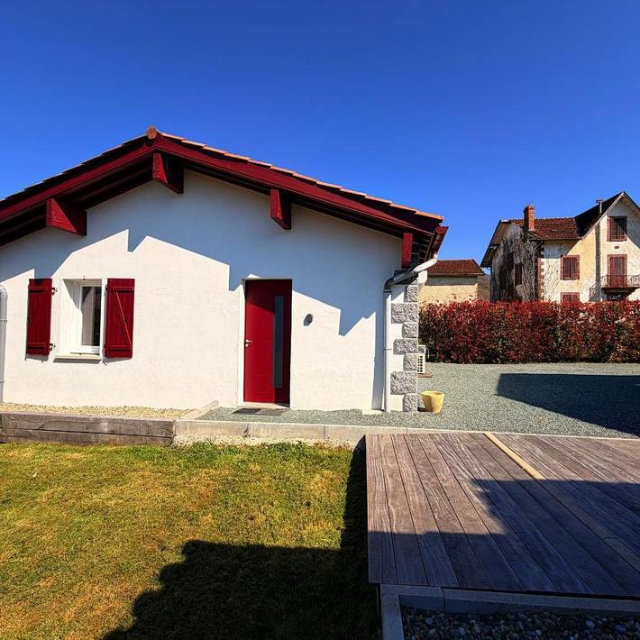 Gîte pour 4 personnes, avec terrasse et jardin à Ascarat