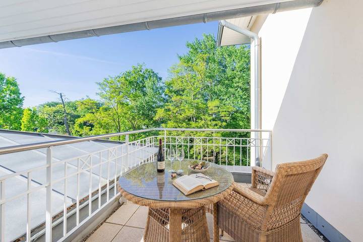 Ganze Wohnung, Villa Charlotte Wohnung 24 - 250 Meter vom feinsandigen Strand entfernt in Drei Kaiserbäder, Heringsdorf