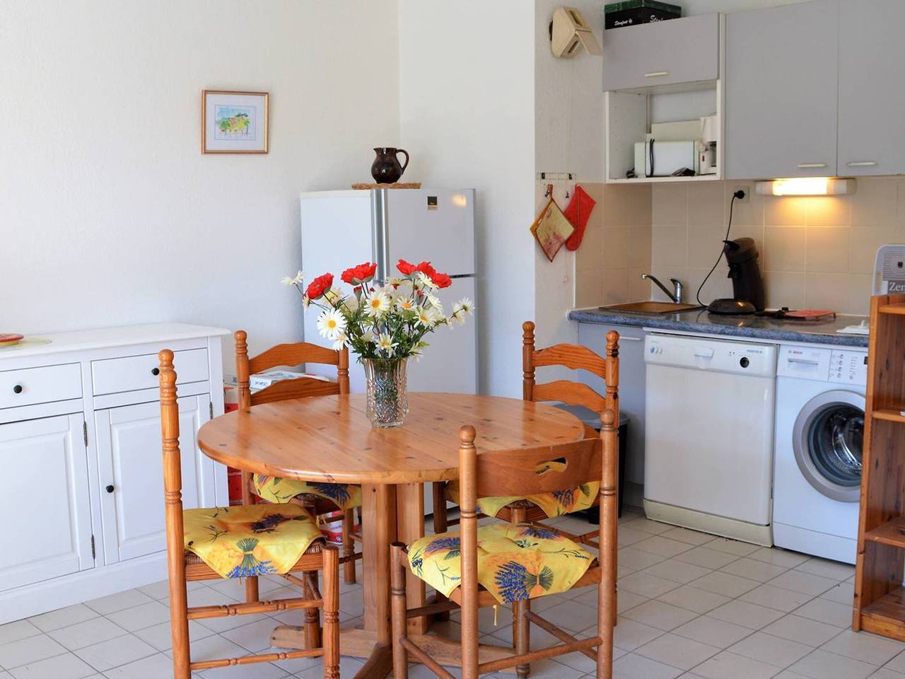 Entire apartment, Sunny 2-Room Apartment with Terrace and Pool, Near Beach in Cavalière, Le Lavandou