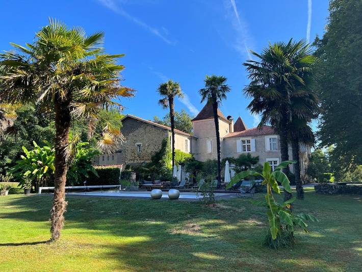 Chambre d’hôte pour 3 personnes, avec vue ainsi que piscine et jardin à Pouillon