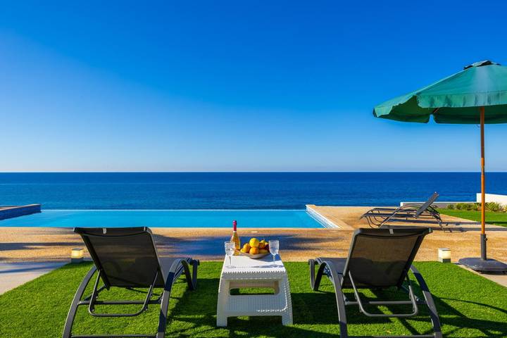 Villa for 10 people, with terrace in Cyprus