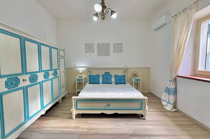 Casa vacanze Nuraghe. Spaziosa e confortevole casa singola. Cin in Orosei, Golfo di Orosei