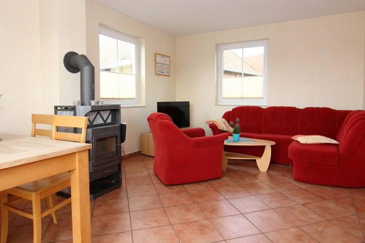 Ferienhaus für 6 Personen, mit Terrasse und Garten sowie Sauna in Kühlungsborn - 2