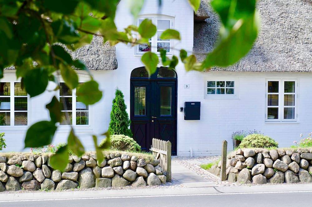 Ferienwohnung ★ Küstenperle mit Terrasse und Garten in Bosbüll, Nordfriesland