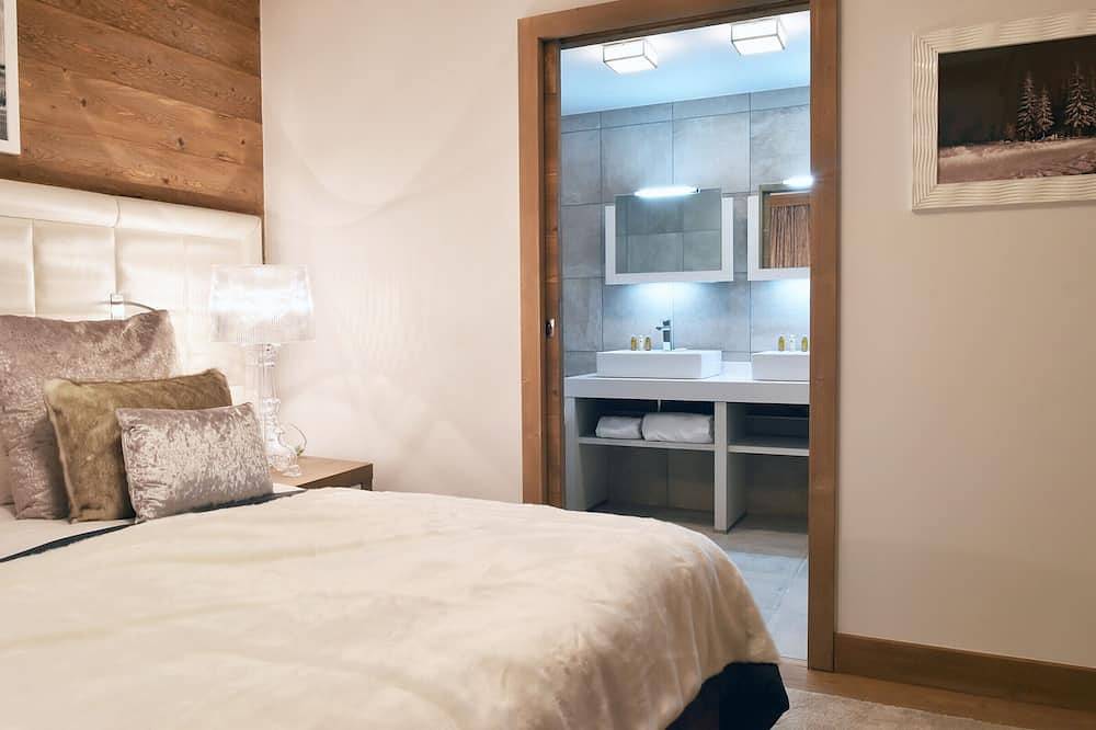Entire apartment, Charming apartment with parking and pets allowed, near slopes in Saint-Bon-Tarentaise, Les Trois Vallées