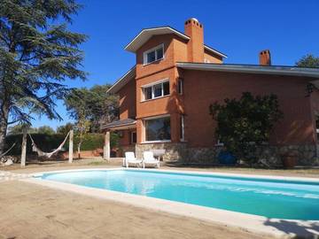 Gîte pour 4 personnes, avec piscine ainsi que terrasse et jardin à Villaviciosa de Odón