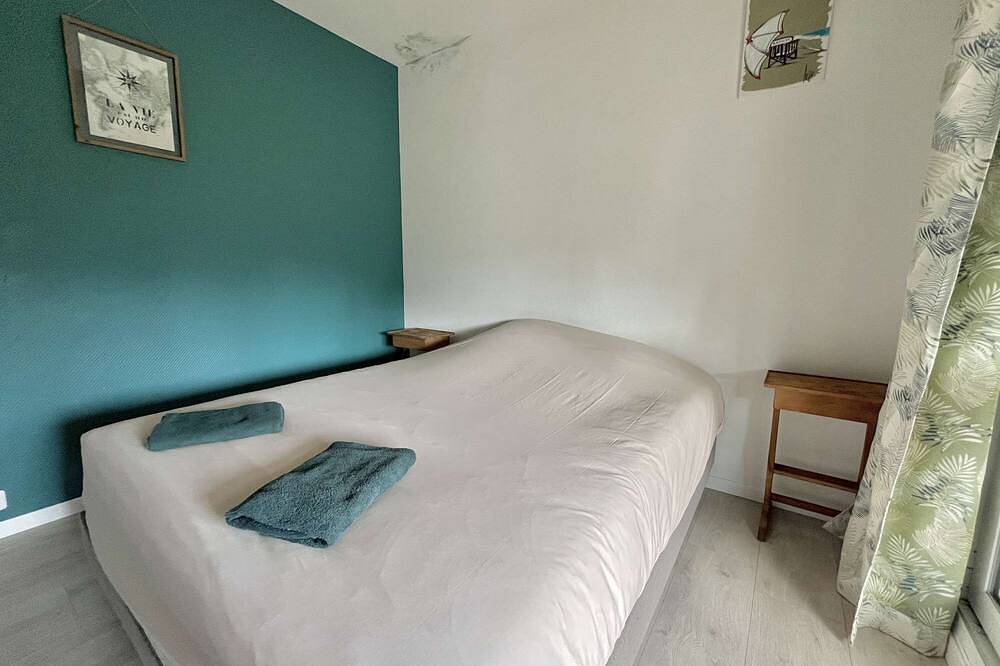 House in Asnelles, Côte de Nacre