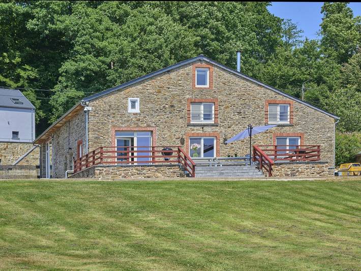 Maison de vacances pour 19 personnes, avec jardin et terrasse à Lierneux