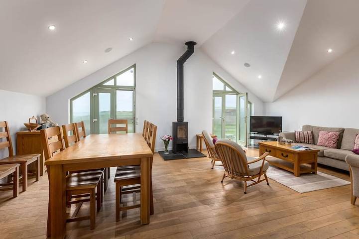 Cottage for 8 people, with Balcony and Garden in Widemouth Bay