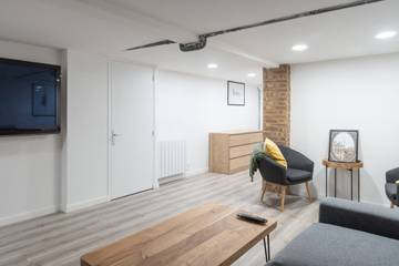 Holiday Apartment for 4 People in Paris, Ile de France, Photo 1