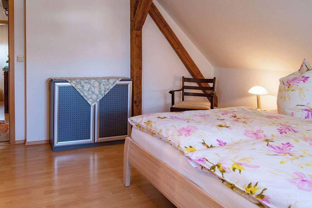 Ganze Wohnung, Großzügige Dachgeschosswohnung in Tharandt, Osterzgebirge
