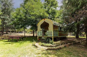 Gîte pour 5 personnes, avec jacuzzi ainsi que piscine et jardin, animaux acceptés à Penne-d'Agenais