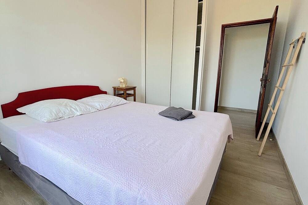 Appartement entier, L'appartement Pianosa in Aléria, Arrondissement de Corte