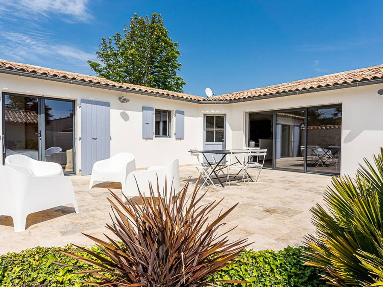 110m² House with Terrace, Patio, and Parking for 6 People in Le Bois-Plage-en-Ré, Ile de Re