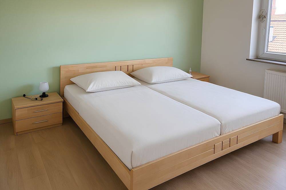 Ganze Wohnung, Gemütliche Ferienwohnung mit Wintergarten und tollem Ausblick in Weißenbrunn, Oberfranken