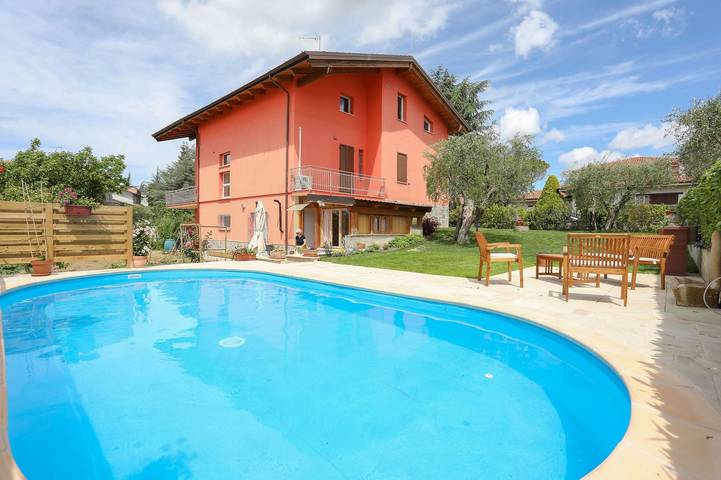 Villa con piscina per 5 persone nelle Marche