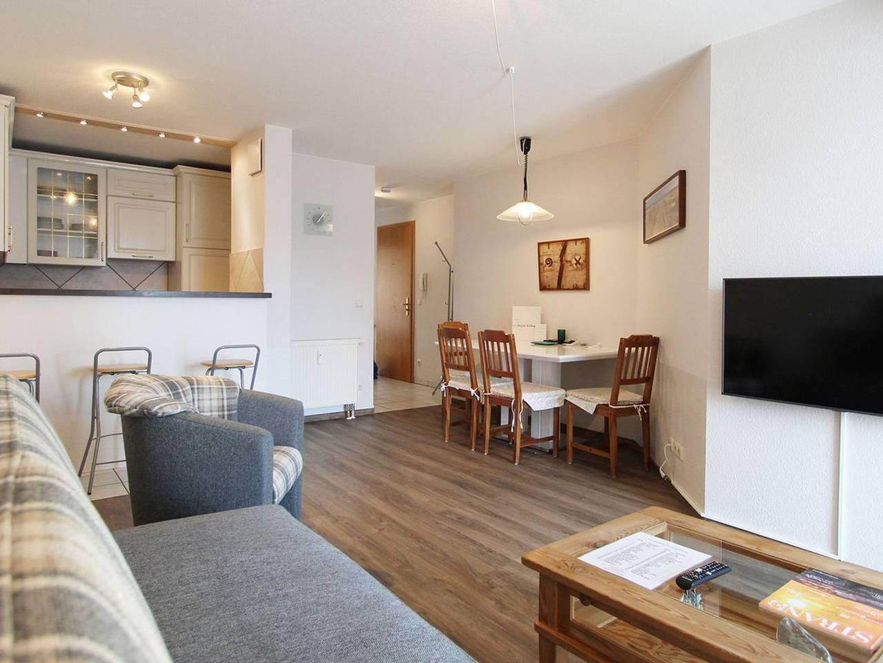 Ganze Ferienwohnung, Haus Strandburg - Willkommen in der Ferienwohnung Birgit in Kühlungsborn in Ostseebad Kühlungsborn, Kühlungsborn