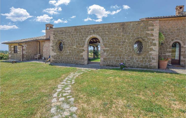 Spazioso appartamento con piscina e parcheggio in Orvieto, Provincia di Terni