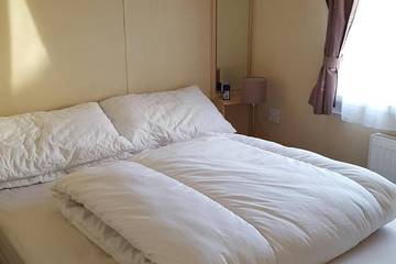 Static Caravan for 6 People in Poole, Poole Harbour, Photo 2