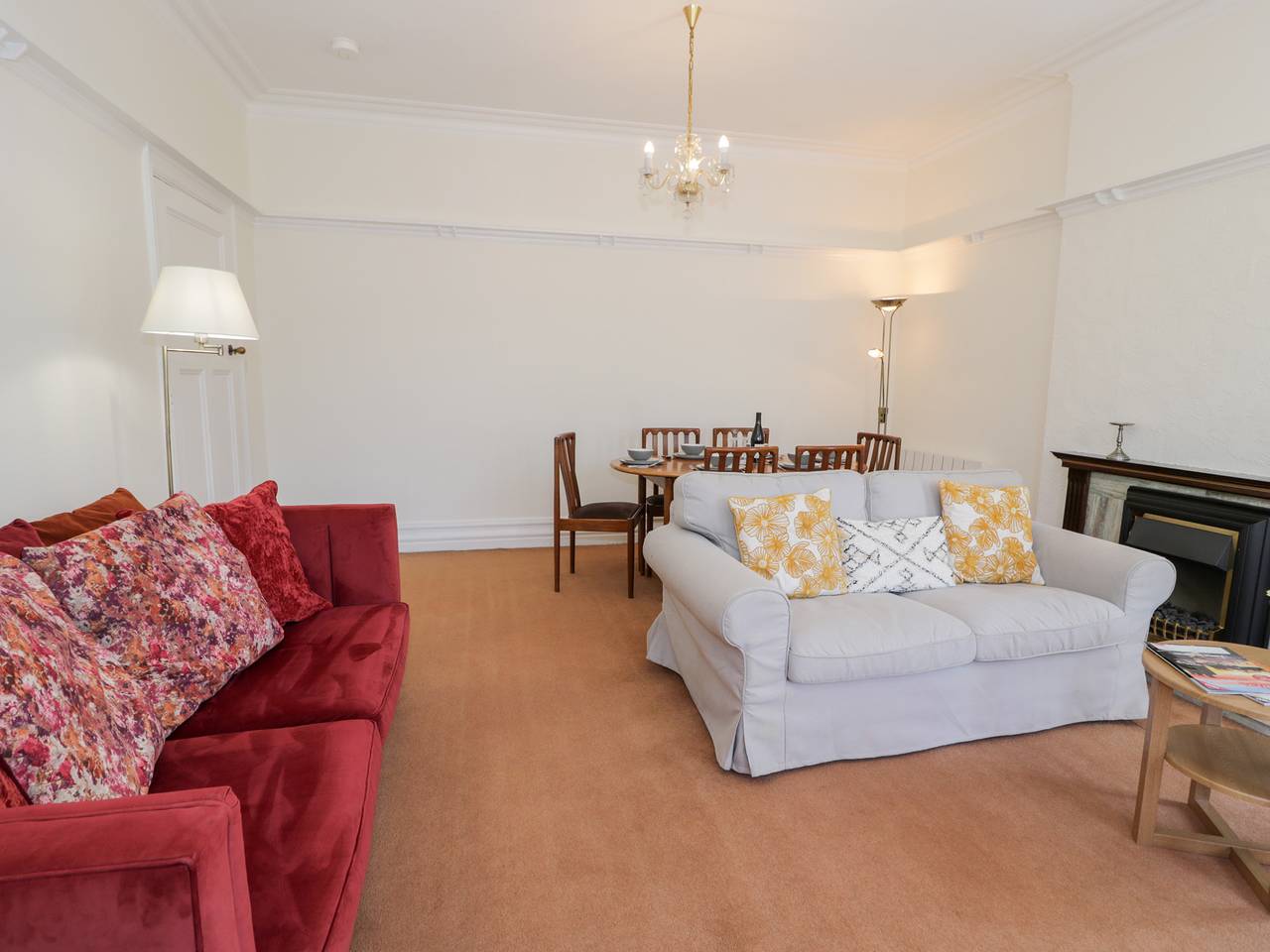 Entire apartment, Seawinds in Rhos on Sea, Conwy region