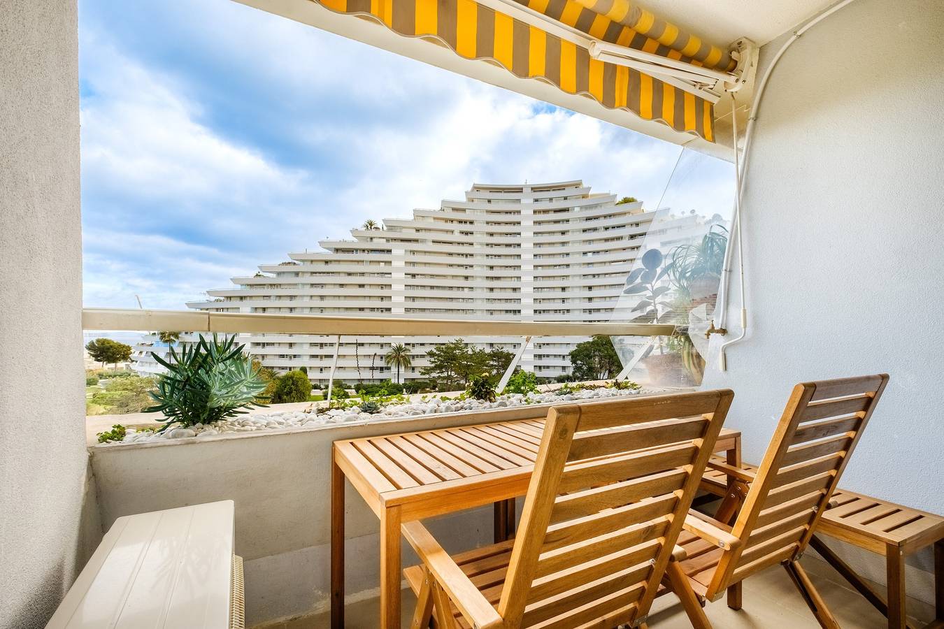 Entire studio, Studio Apartment '4p Blacon Vue Mer - Parking' with Balcony in Villeneuve-Loubet Plage, Villeneuve-Loubet