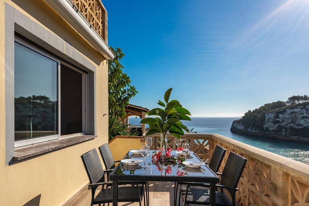 Dp: direkt am Strand, große Terrasse, Meerblick & Garten in Playa Romàntica, Manacor