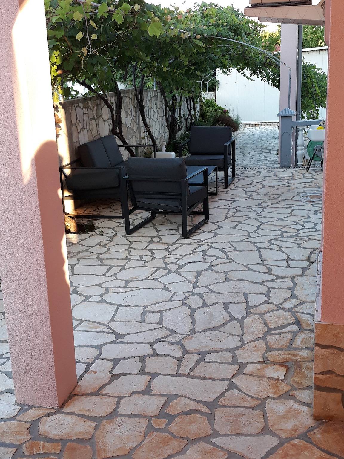 Ganze Wohnung, 2-Zimmer-Ferienwohnung mit Terrasse Lopar, Rab A-5019-a in Lopar, Rab