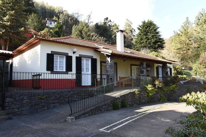 Casa de férias para 3 pessoas, com jardim e varanda, com animais de estimação em Camacha