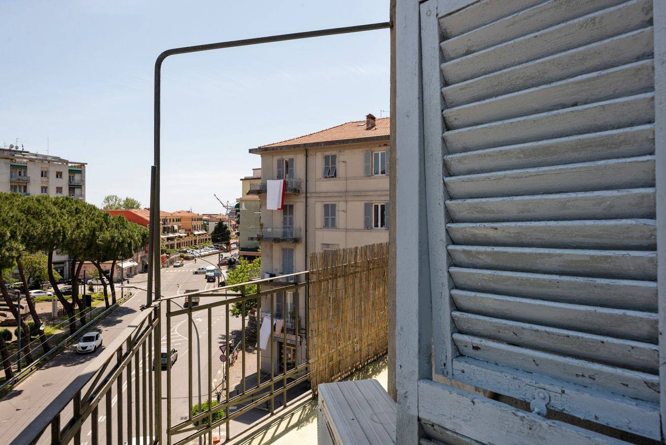 Entire apartment, Piazza Concordia Apartment with Balcony x5 in La Spezia (City), La Spezia