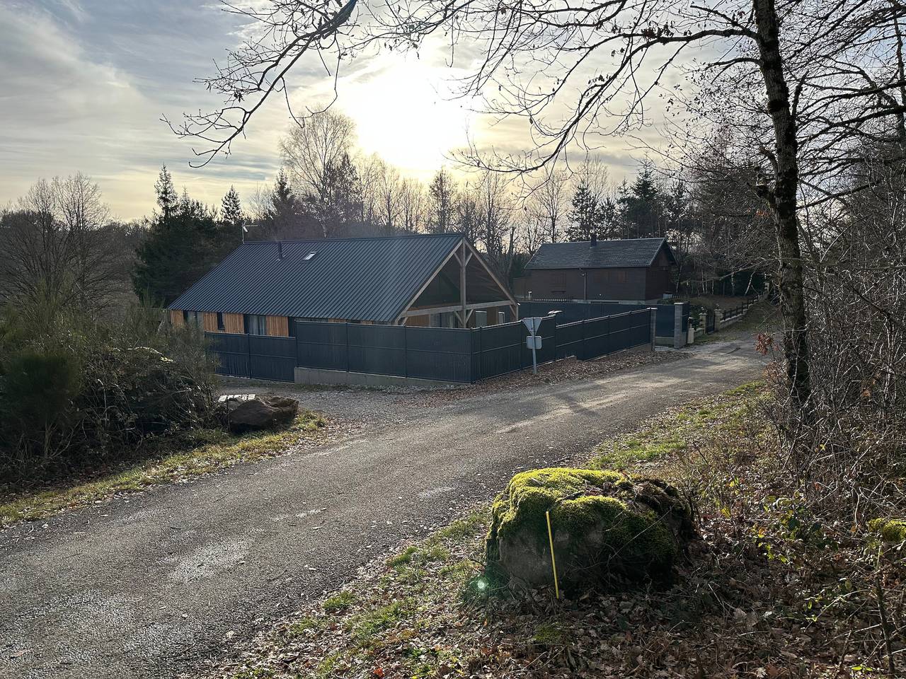 Chalet 'Villa Julia' with Mountain View, Private Terrace and Wi-Fi in Cros (Auvergne), Volcans d'Auvergne Regional Nature Park