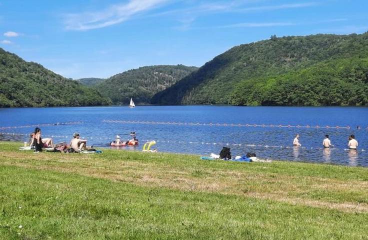Location de vacances pour 4 personnes, avec jardin et vue à Saint-Priest-des-Champs - 3