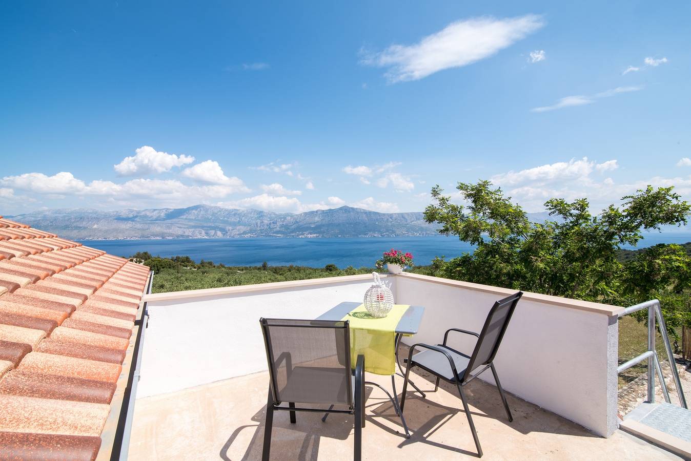Dwupokojowy dom z tarasem i widokiem na morze Postira, Brač K-11742 in Postira, Brac