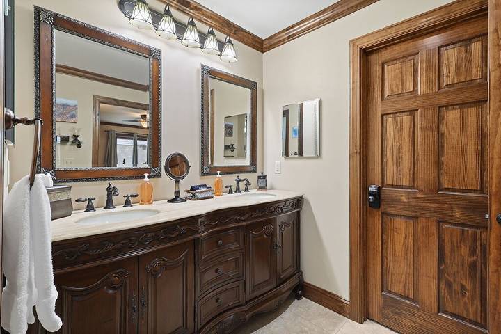 Log cabin for 8 people, with yard in Beech Mountain