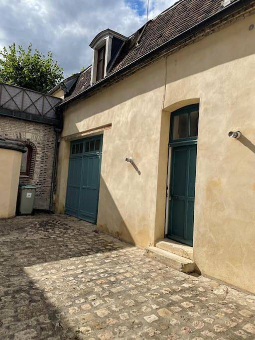 Gîte pour 2 personnes, avec terrasse et vue à Joigny - 4
