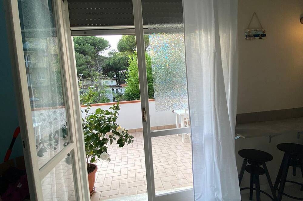 Geheel appartement, Studio apartment on the main avenue of Lido degli Estensi a few meters from the sea in Lido degli Estensi, Provincie Ferrera